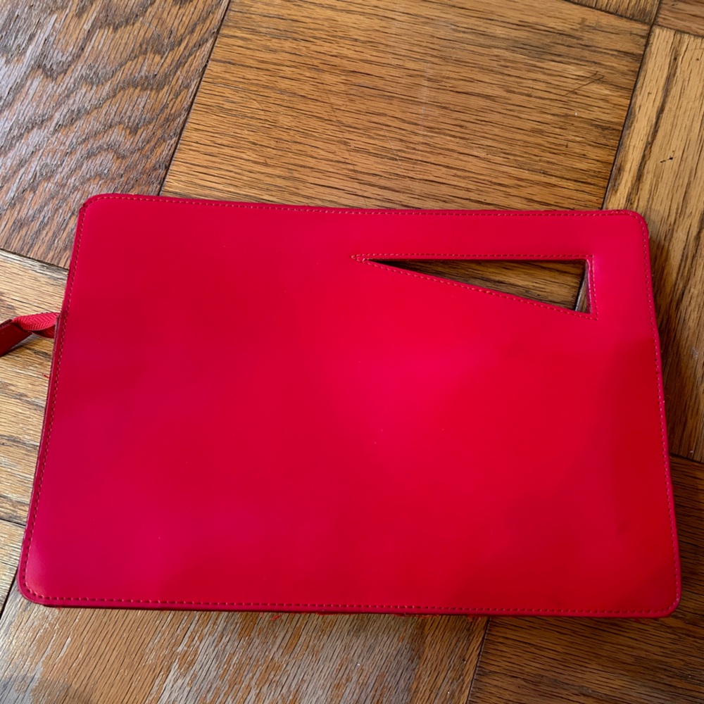 Red clutch